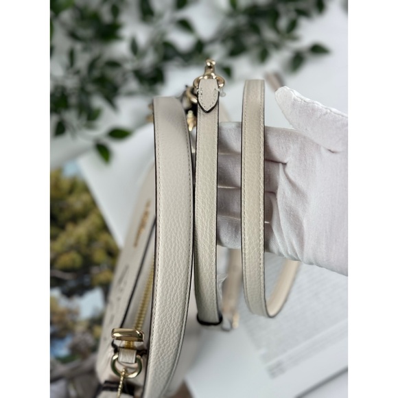 SOLD 💕Coach x Peanuts Teri Shoulder Bag Snoopy CBJ76 Chalk Multi NWT Authentic - Picture 10 of 16